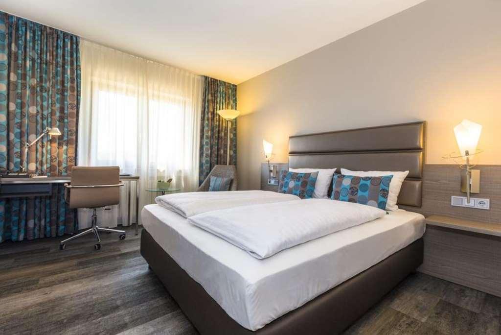 Hotel Scheffelhoehe Брухзаль Номер фото