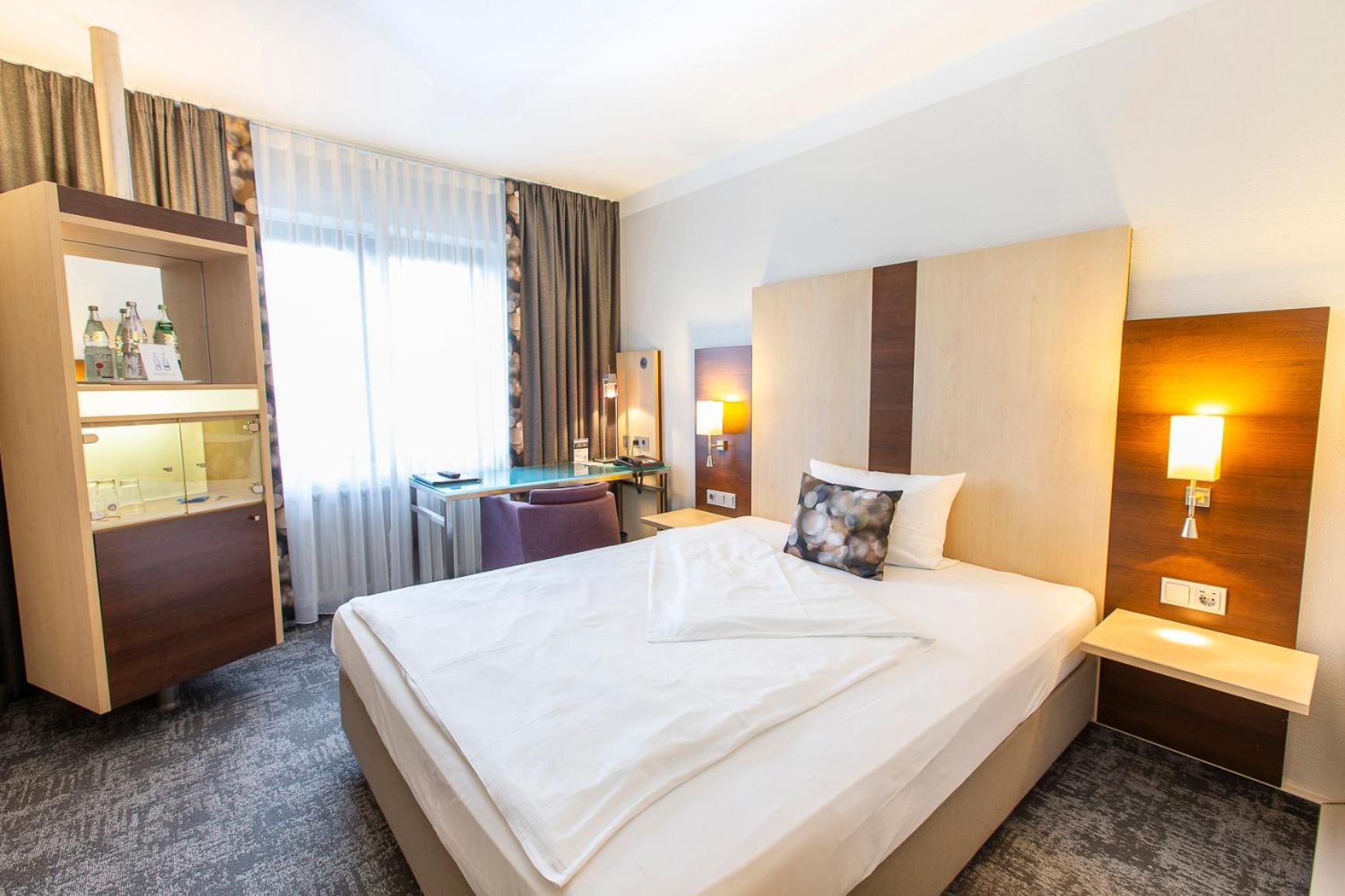 Hotel Scheffelhoehe Брухзаль Экстерьер фото