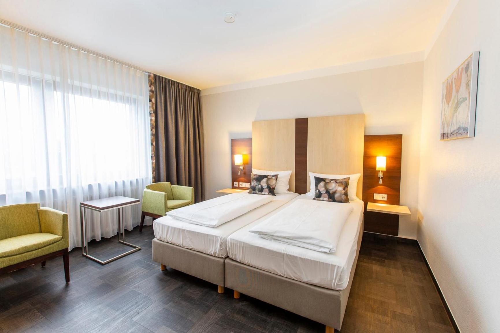 Hotel Scheffelhoehe Брухзаль Экстерьер фото