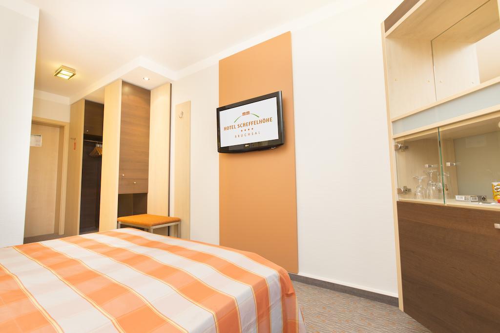 Hotel Scheffelhoehe Брухзаль Экстерьер фото