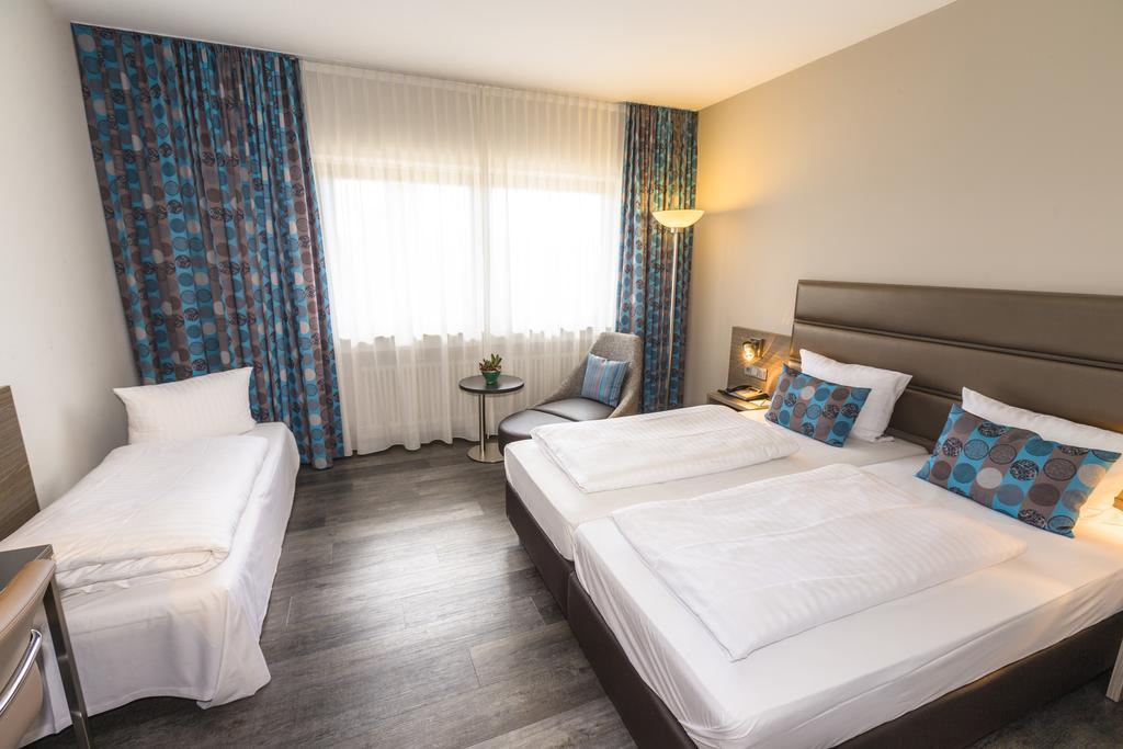 Hotel Scheffelhoehe Брухзаль Экстерьер фото